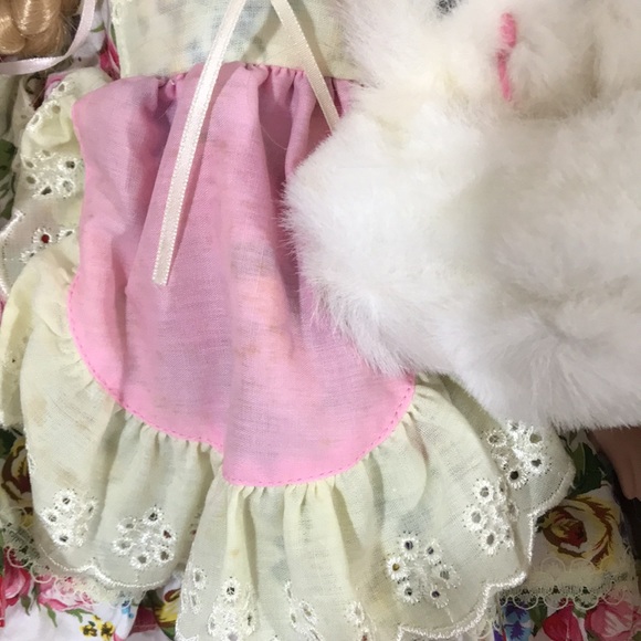 Vintage Brinn’s  Porcelain 16” Christmas Doll w/cat - Picture 7 of 7